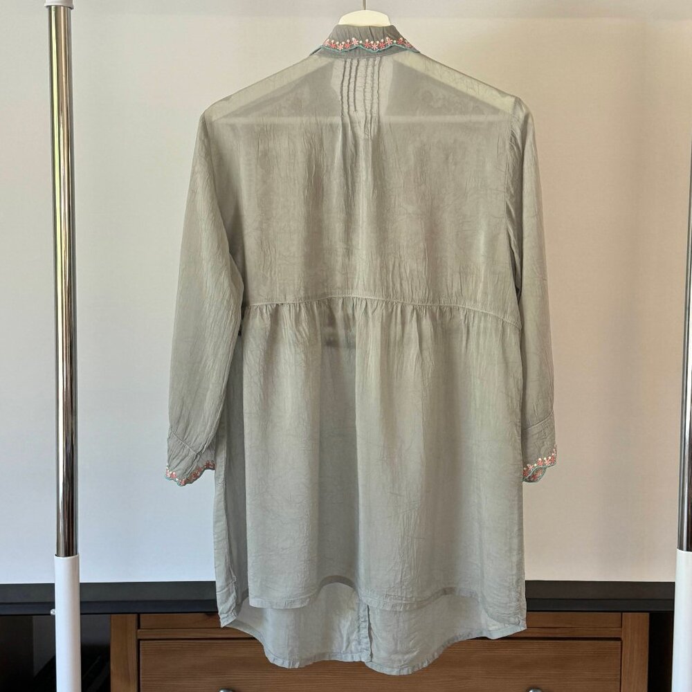 Johnny Was Silky Floral Embroidered Tunic Blouse - Picture 2 of 8